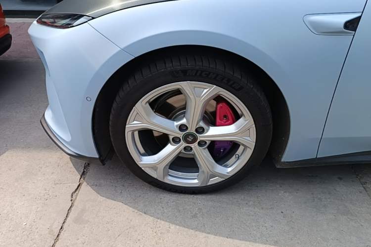 Used Nio ET5T 2024 75kWh Touring Left Front Wheel Hub