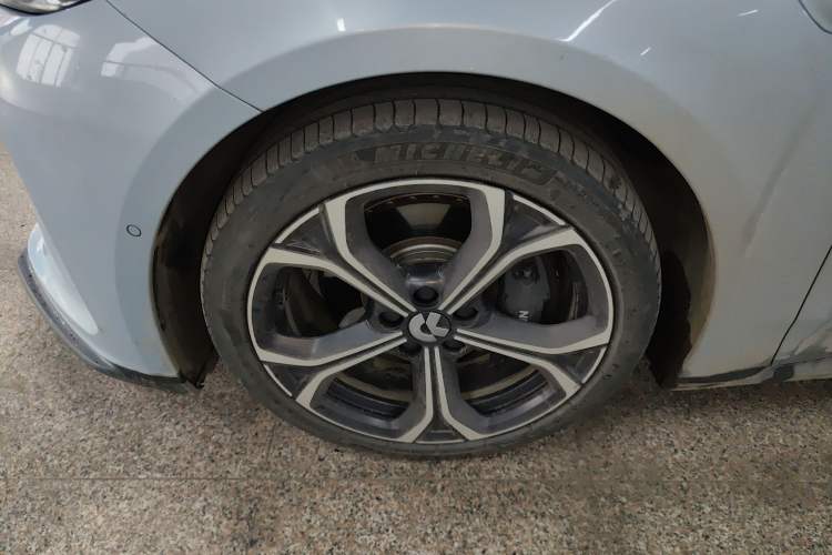 Used Nio ET5T 2024 75kWh Touring Left Front Wheel Hub