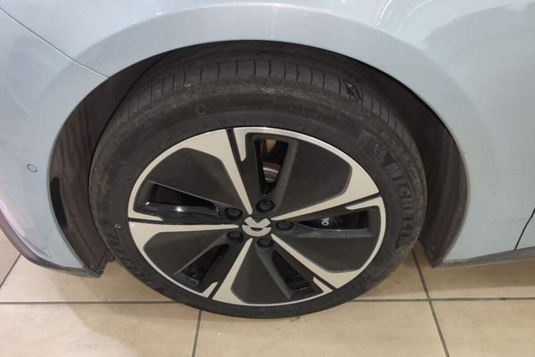 Used Nio ET5T 2024 75kWh Touring Left Front Wheel Hub