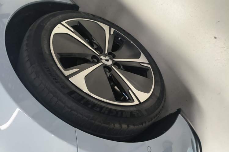 Used Nio ET5T 2024 75kWh Touring Left Front Wheel Hub