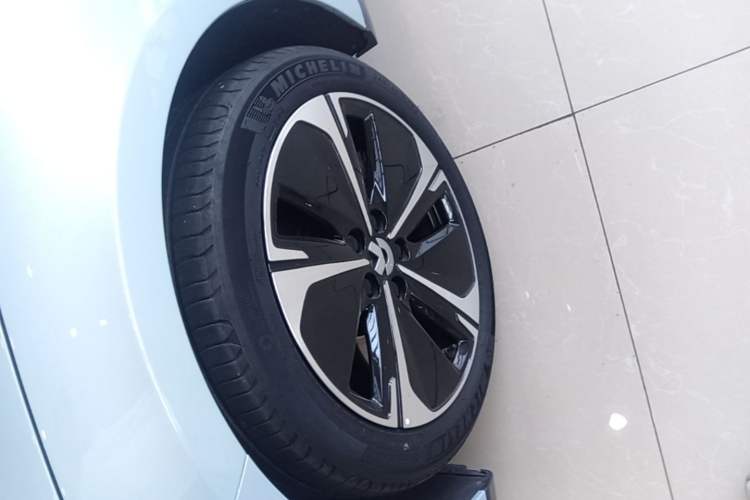 Used Nio ET5T 2024 75kWh Touring Left Front Wheel Hub