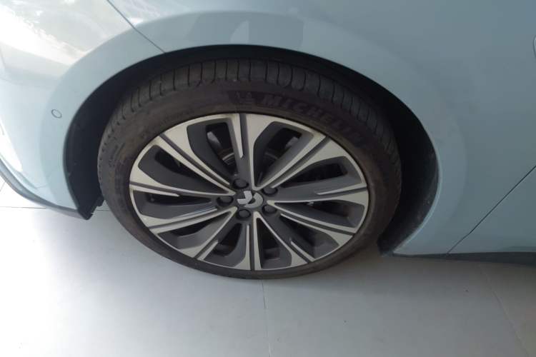 Used Nio ET5T 2024 75kWh Touring Left Front Wheel Hub
