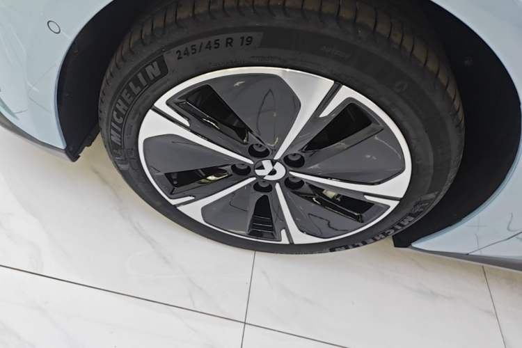 Used Nio ET5T 2024 75kWh Touring Left Front Wheel Hub