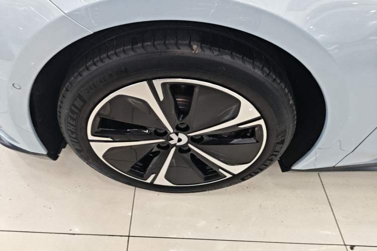 Used Nio ET5T 2024 75kWh Touring Left Front Wheel Hub