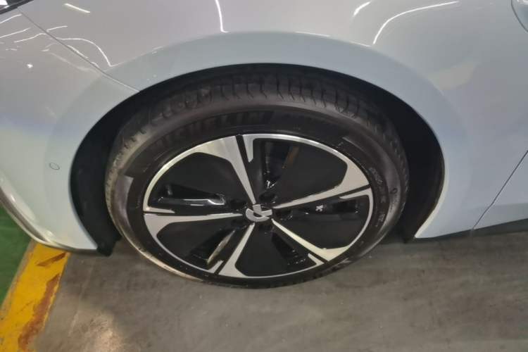 Used Nio ET5T 2024 75kWh Touring Left Front Wheel Hub