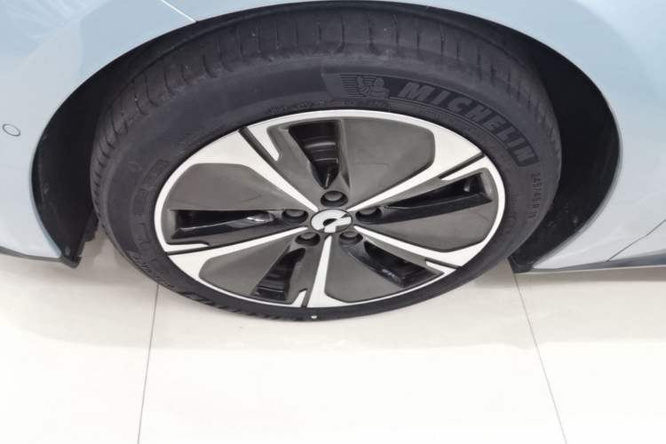 Used Nio ET5T 2024 75kWh Touring Left Front Wheel Hub