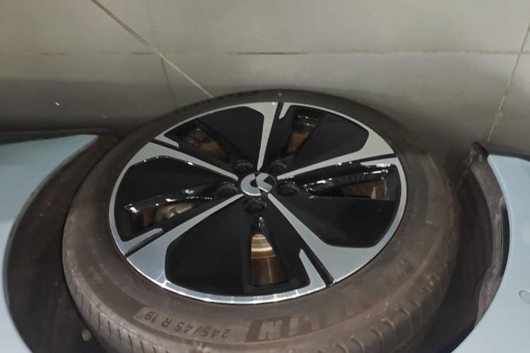 Used Nio ET5T 2024 75kWh Touring Left Front Wheel Hub