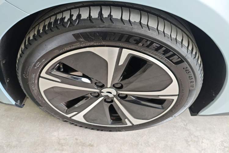 Used Nio ET5T 2024 75kWh Touring Left Front Wheel Hub
