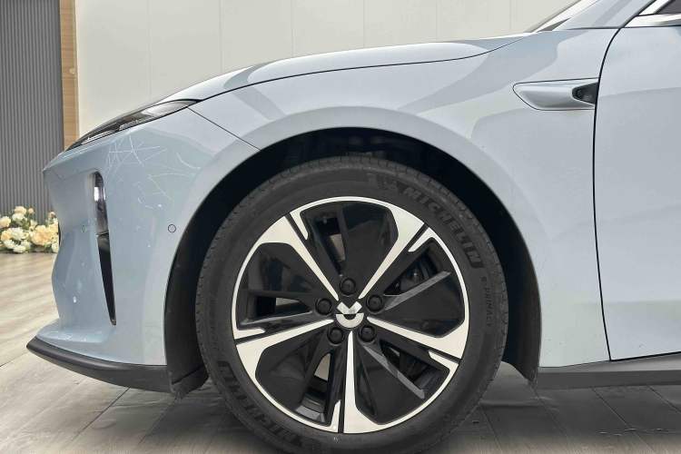 Used Nio ET5T 2024 75kWh Touring Left Front Wheel Hub