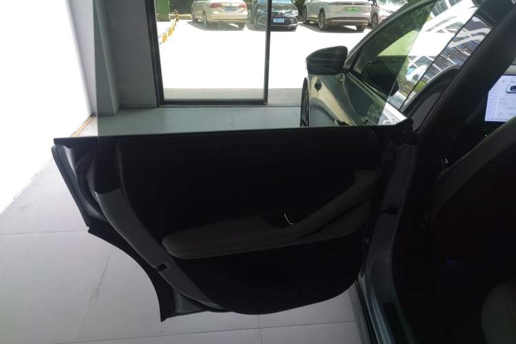 Used Nio ET5T 2024 75kWh Touring Left Rear Door Interior
