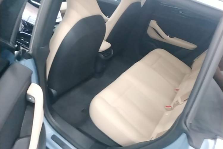 Used Nio ET5T 2024 75kWh Touring Left Rear Seat