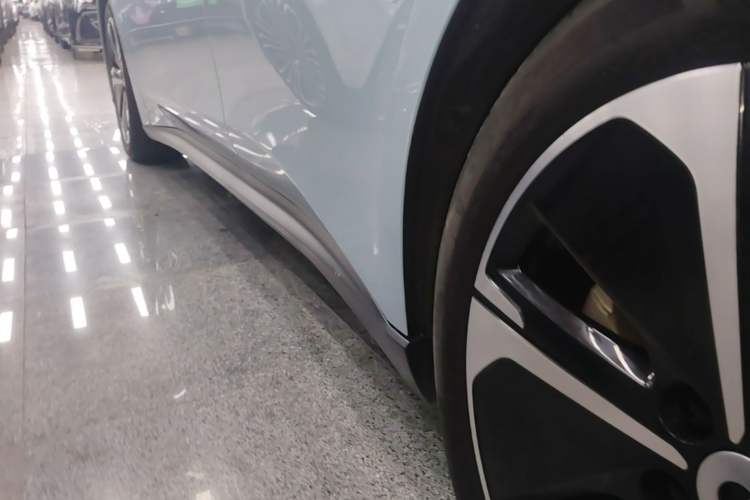 Used Nio ET5T 2024 75kWh Touring Left Side Sill