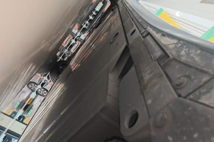 Used Nio ET5T 2024 75kWh Touring Left Side Sill