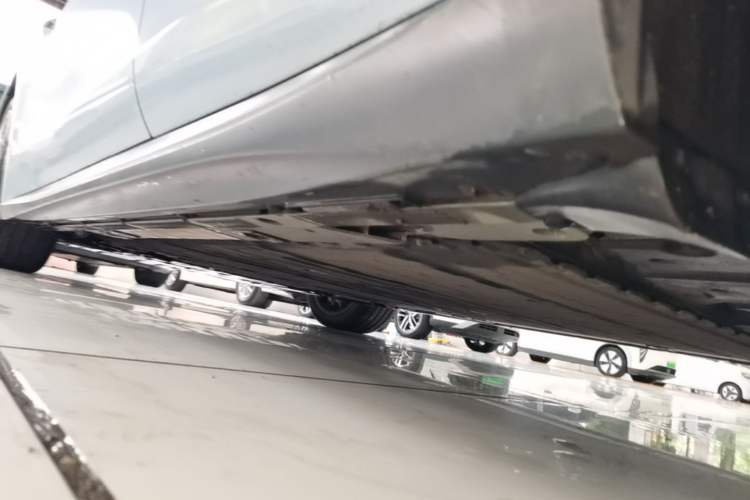 Used Nio ET5T 2024 75kWh Touring Left Side Sill
