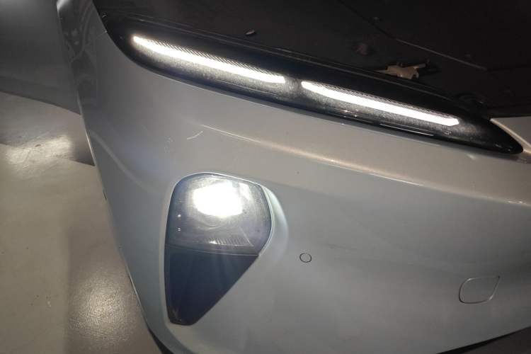 Used Nio ET5T 2024 75kWh Touring Right Front Headlight