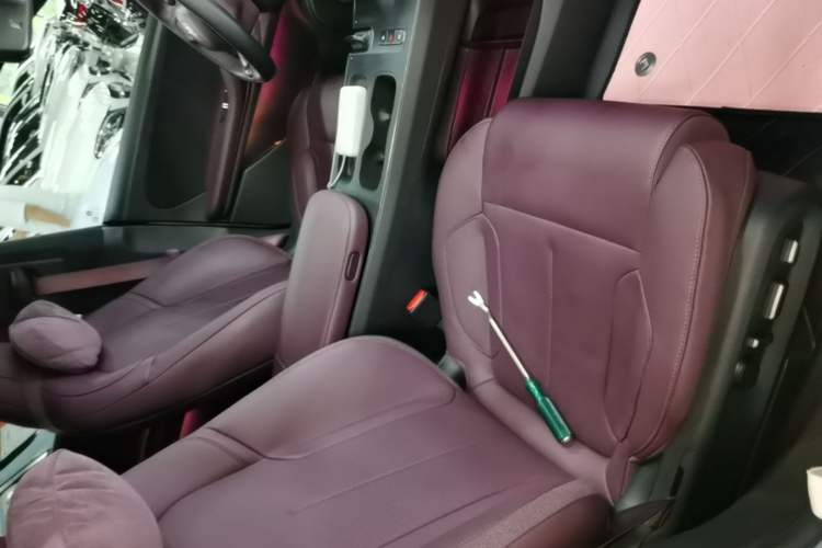 Used Nio ET5T 2024 75kWh Touring Right Front Seat