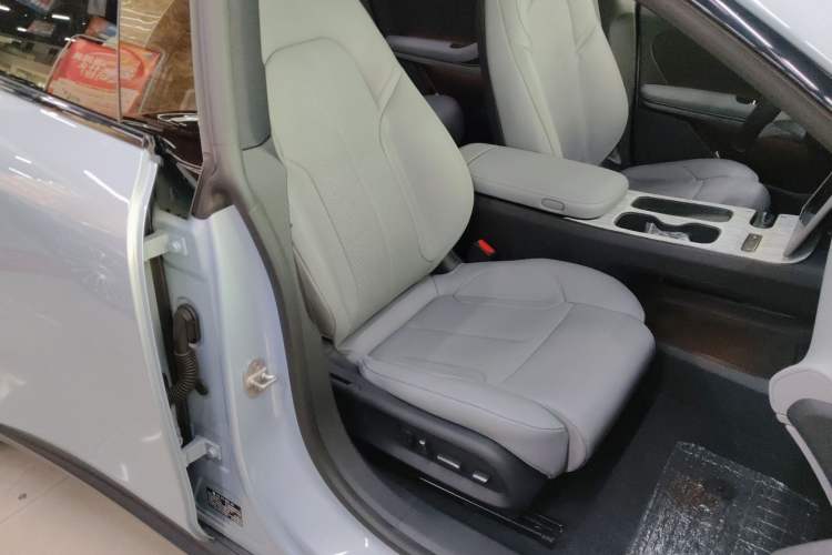 Used Nio ET5T 2024 75kWh Touring Right Front Seat