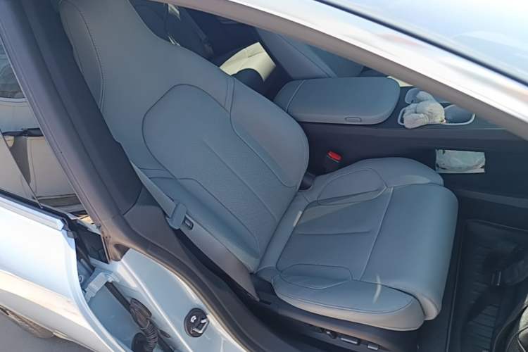 Used Nio ET5T 2024 75kWh Touring Right Front Seat