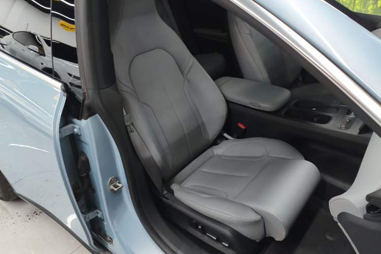 Used Nio ET5T 2024 75kWh Touring Right Front Seat