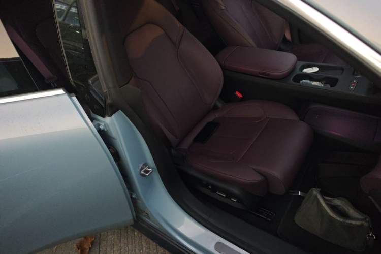 Used Nio ET5T 2024 75kWh Touring Right Front Seat