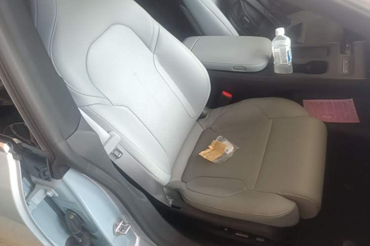 Used Nio ET5T 2024 75kWh Touring Right Front Seat