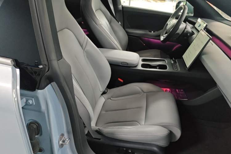 Used Nio ET5T 2024 75kWh Touring Right Front Seat