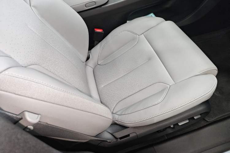 Used Nio ET5T 2024 75kWh Touring Right Front Seat