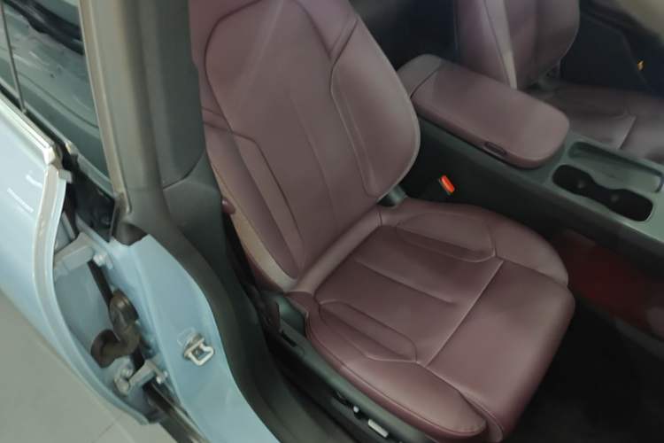 Used Nio ET5T 2024 75kWh Touring Right Front Seat