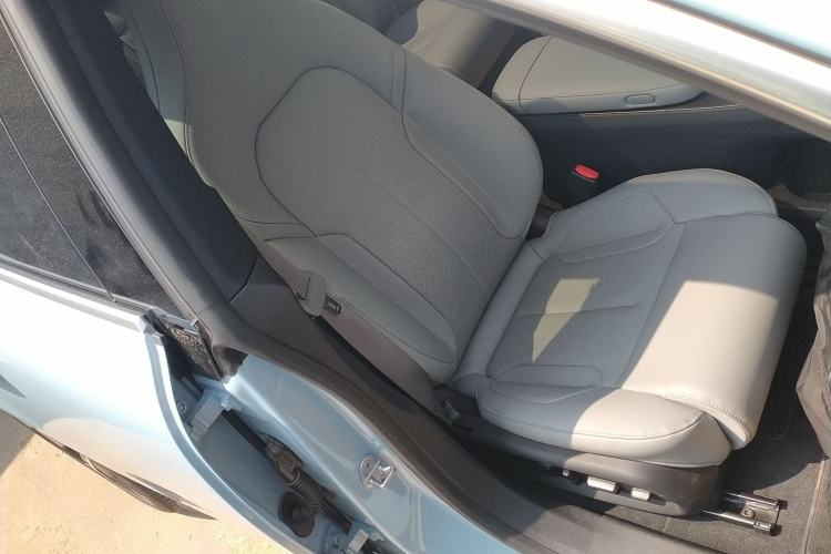 Used Nio ET5T 2024 75kWh Touring Right Front Seat