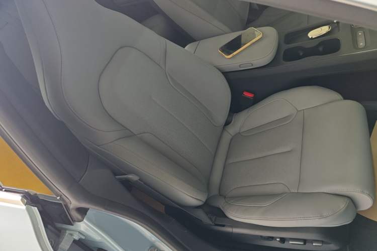 Used Nio ET5T 2024 75kWh Touring Right Front Seat