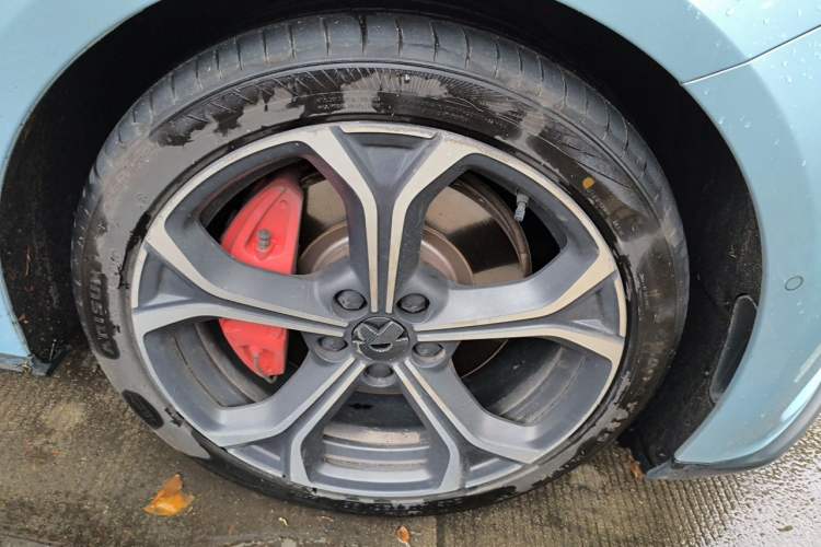Used Nio ET5T 2024 75kWh Touring Right Front Wheel Hub