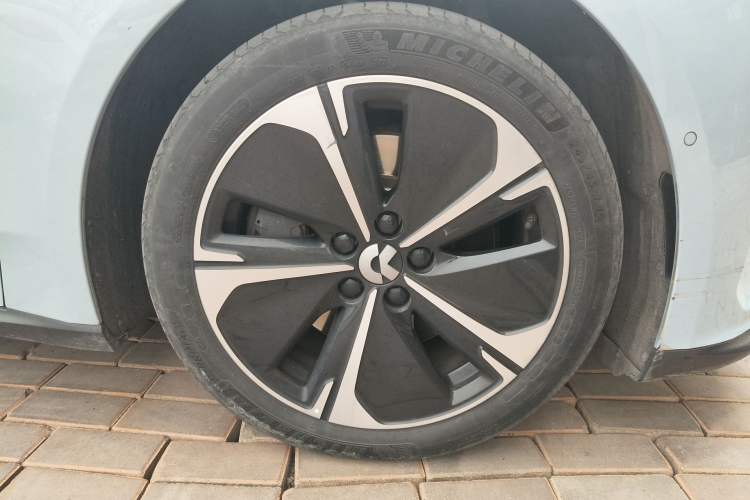 Used Nio ET5T 2024 75kWh Touring Right Front Wheel Hub