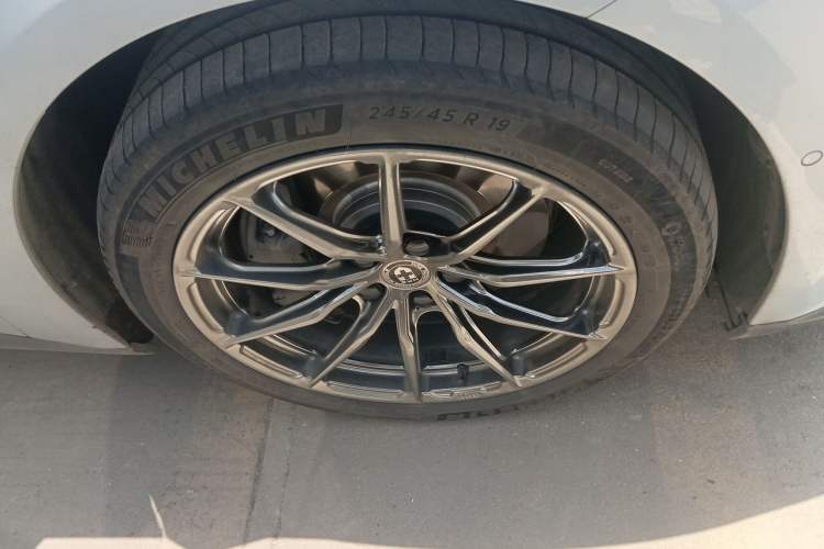 Used Nio ET5T 2024 75kWh Touring Right Front Wheel Hub
