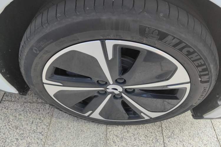Used Nio ET5T 2024 75kWh Touring Right Front Wheel Hub