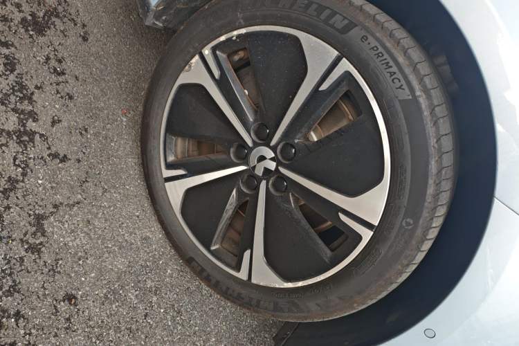 Used Nio ET5T 2024 75kWh Touring Right Front Wheel Hub