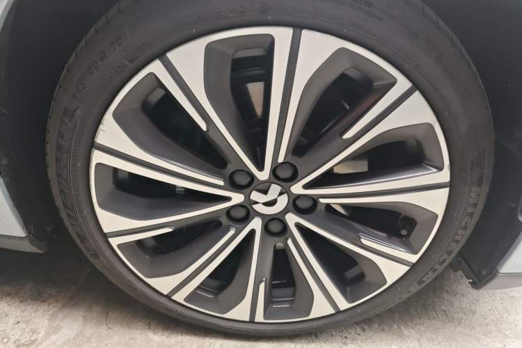 Used Nio ET5T 2024 75kWh Touring Right Front Wheel Hub