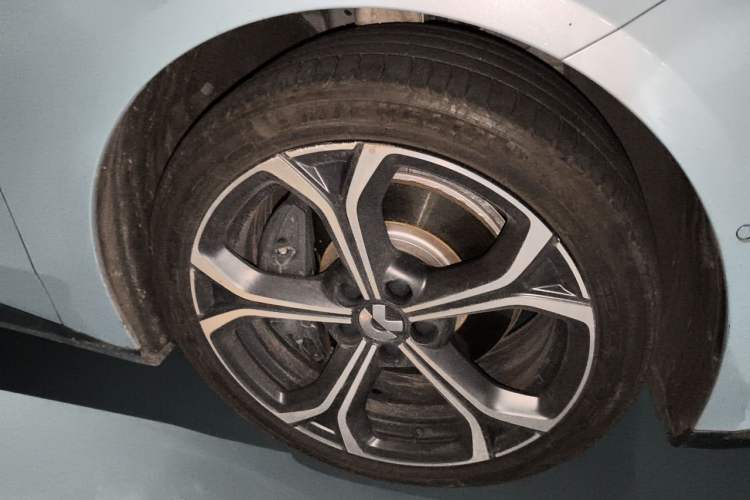 Used Nio ET5T 2024 75kWh Touring Right Front Wheel Hub