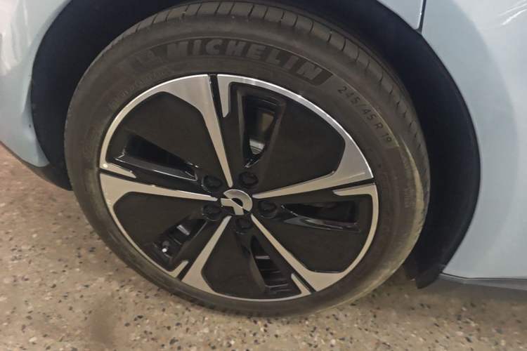 Used Nio ET5T 2024 75kWh Touring Right Rear Wheel Hub