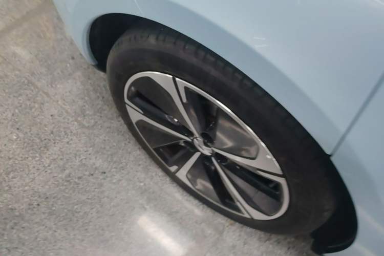 Used Nio ET5T 2024 75kWh Touring Right Rear Wheel Hub