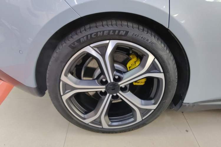 Used Nio ET5T 2024 75kWh Touring Right Rear Wheel Hub