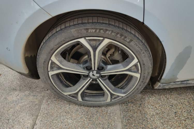 Used Nio ET5T 2024 75kWh Touring Right Rear Wheel Hub