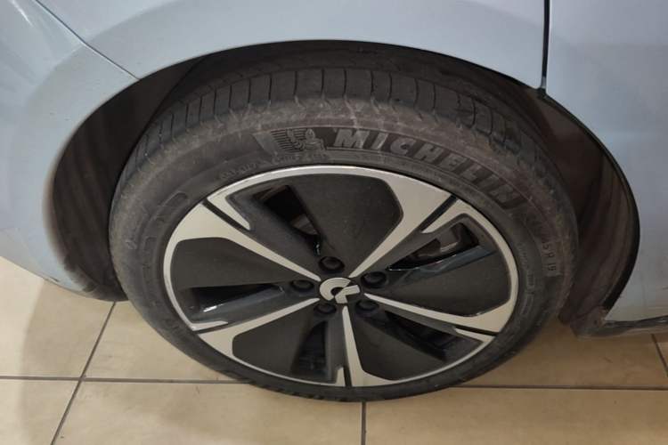 Used Nio ET5T 2024 75kWh Touring Right Rear Wheel Hub