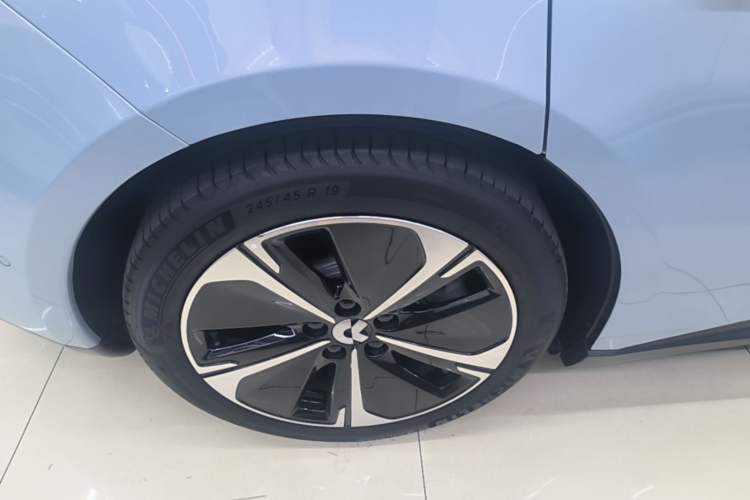 Used Nio ET5T 2024 75kWh Touring Right Rear Wheel Hub