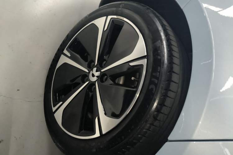 Used Nio ET5T 2024 75kWh Touring Right Rear Wheel Hub