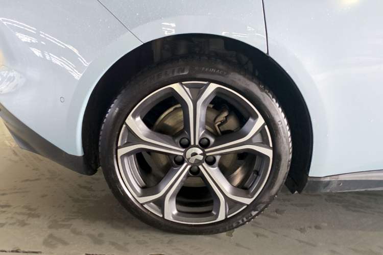 Used Nio ET5T 2024 75kWh Touring Right Rear Wheel Hub