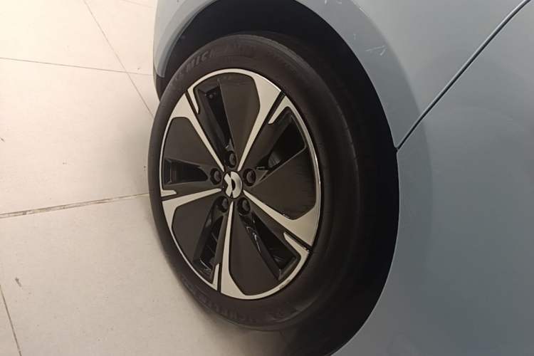 Used Nio ET5T 2024 75kWh Touring Right Rear Wheel Hub