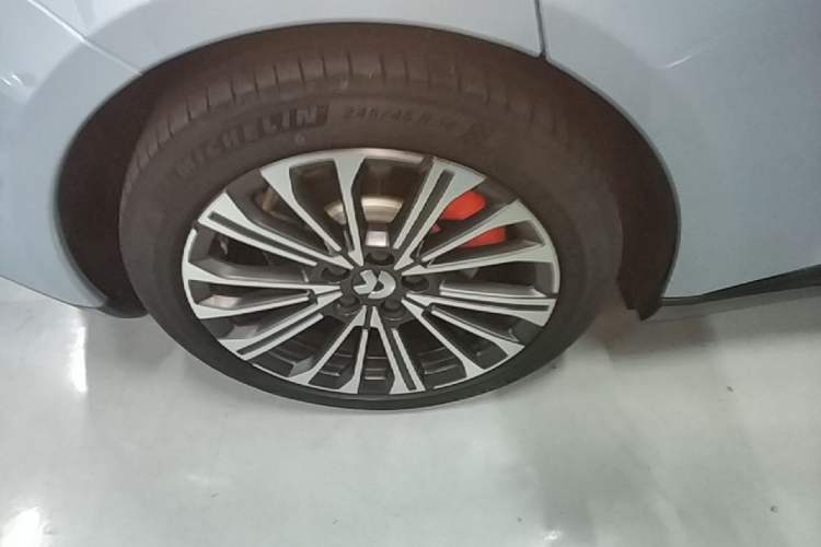 Used Nio ET5T 2024 75kWh Touring Right Rear Wheel Hub
