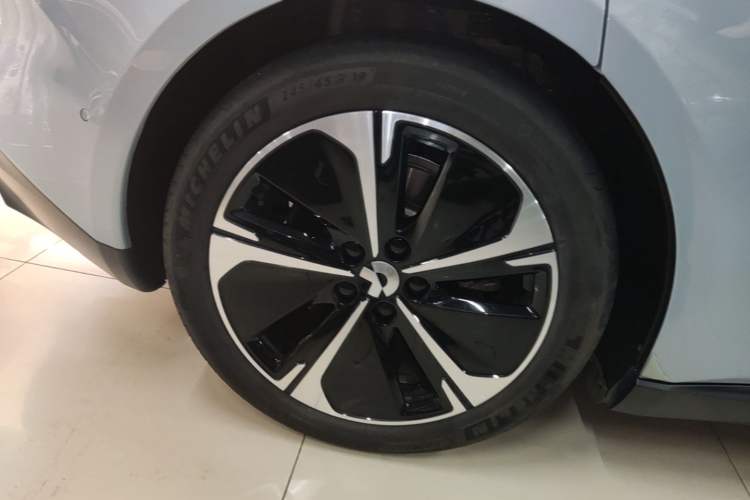 Used Nio ET5T 2024 75kWh Touring Right Rear Wheel Hub