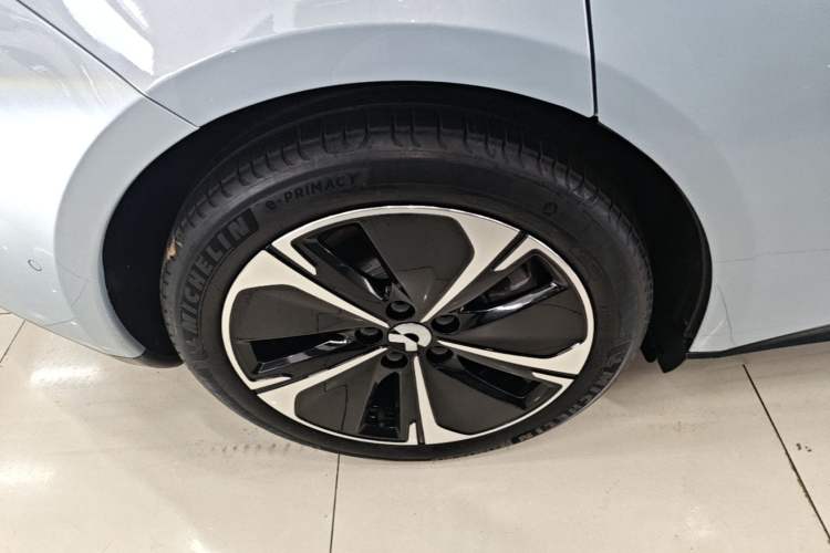 Used Nio ET5T 2024 75kWh Touring Right Rear Wheel Hub