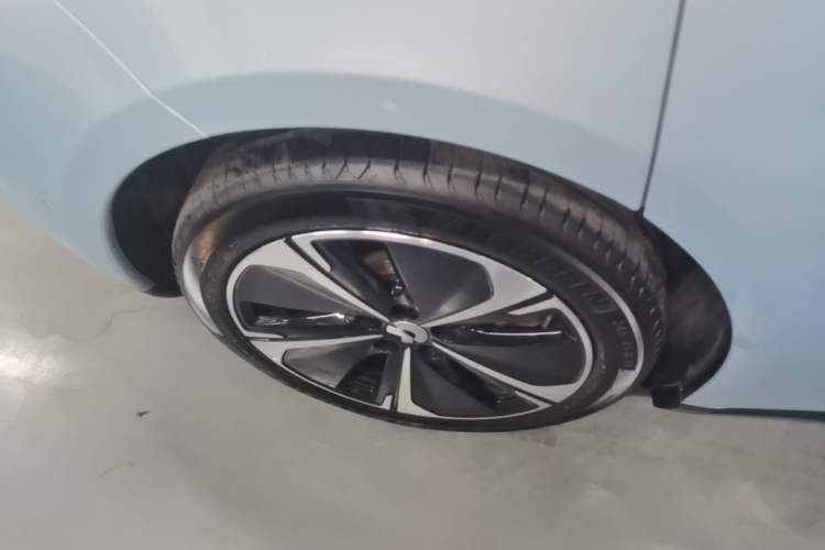 Used Nio ET5T 2024 75kWh Touring Right Rear Wheel Hub